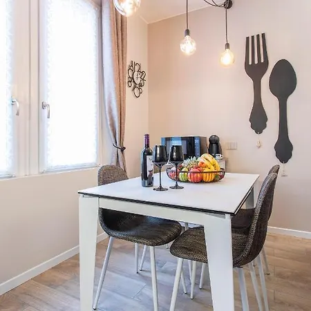 Casapalestro8#2 Apartament